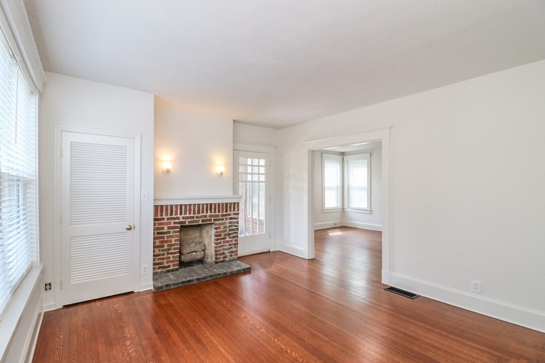 2109 Williams Ave, Unit 2111 Williams in Cincinnati, OH - Foto de edificio