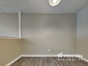 135 Victoria Dr in Ellenwood, GA - Building Photo - Building Photo