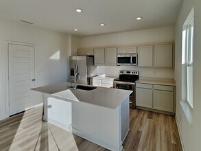 11713 Hartwell St in Indianapolis, IN - Building Photo - Building Photo