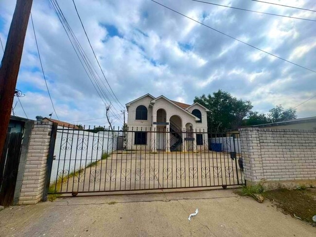 property at 509 N Mendiola Ave
