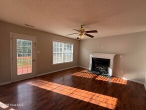 142 Forest Bluff Dr in Jacksonville, NC - Building Photo - Building Photo