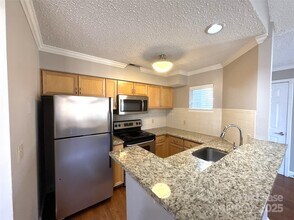 2518 Cranbrook Ln in Charlotte, NC - Foto de edificio - Building Photo