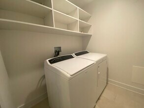 11 E Walton St in Chicago, IL - Building Photo - Building Photo