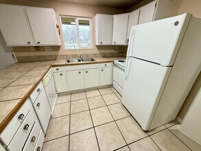 1608-1610 N Brooklane St in Ellensburg, WA - Building Photo - Building Photo