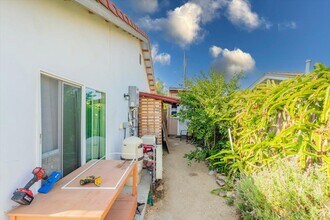 330 Plaza De Benito Juarez in Vista, CA - Building Photo - Building Photo