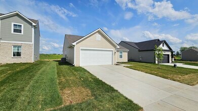 4209 Tingle Dr in Shelbyville, KY - Foto de edificio - Building Photo