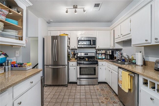 3813 Paces Ferry W in Atlanta, GA - Building Photo - Building Photo