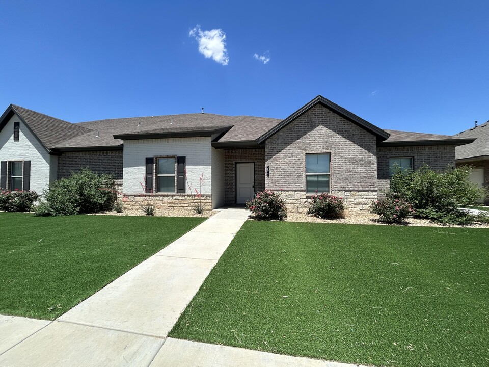 2612 135th St in Lubbock, TX - Foto de edificio