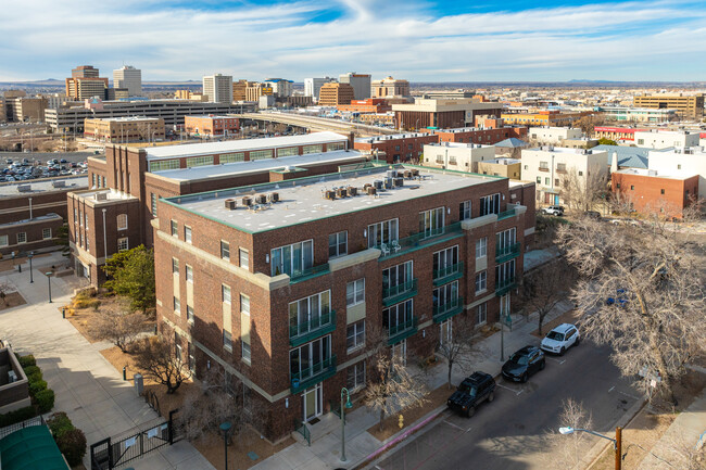 Campus Lofts in Albuquerque, NM - Foto de edificio - Building Photo