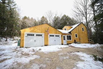 190 Brookwood Park Rd in Bristol, NH - Building Photo - Building Photo