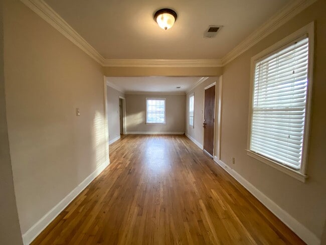 3863 Spottswood Ave in Memphis, TN - Building Photo - Building Photo