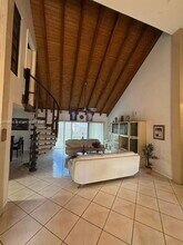 2560 Azalea Ave in Miramar, FL - Foto de edificio - Building Photo