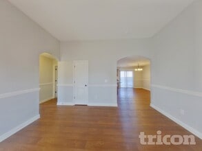 613 Slippery Moss Dr in Spartanburg, SC - Foto de edificio - Building Photo