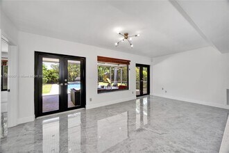 6611 SW 63rd Ave in South Miami, FL - Building Photo - Building Photo