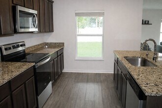 72 Brewster Ln in Palm Coast, FL - Building Photo - Building Photo