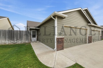 452 S Longbranch Dr in Maize, KS - Building Photo - Building Photo