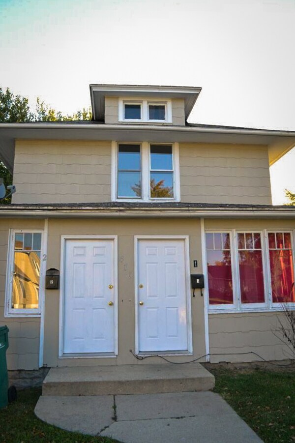 416 Leach Ave Apartments and Nearby Joliet Apartments For Rent Joliet, IL