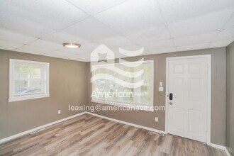 3812 St Joseph Rd in New Albany, IN - Building Photo - Building Photo