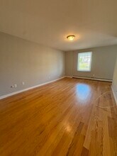 14 Elizabeth St in Branford, CT - Building Photo - Building Photo