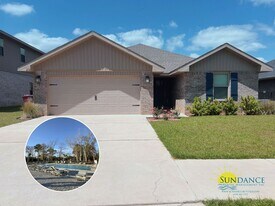 214 Baycliff Dr in Crestview, FL - Building Photo