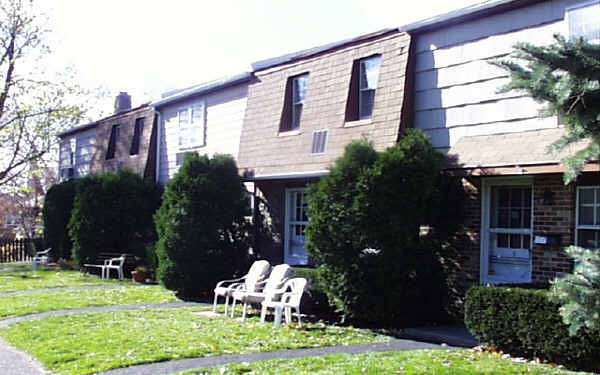20 E Monument Ave in Hatboro, PA - Building Photo