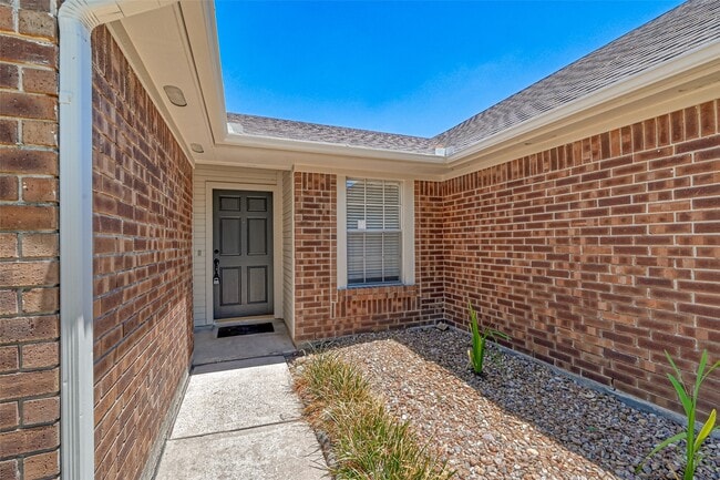 property at 16015 Surrey Woods Dr