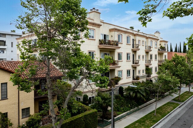 Maple Condos in Beverly Hills, CA - Foto de edificio - Building Photo