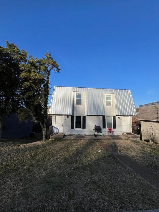 2319 Oak Ct in Nashville, TN - Building Photo