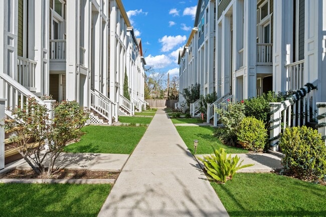 property at 617 W 24th St