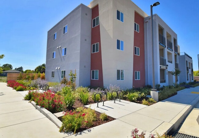 Napa Cove Apartments in American Canyon, CA - Foto de edificio - Building Photo