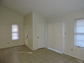 3145 Cedarwood Village Ln in Pensacola, FL - Building Photo - Building Photo