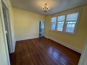 103 N McTyiere St in Mc Kenzie, TN - Building Photo - Building Photo