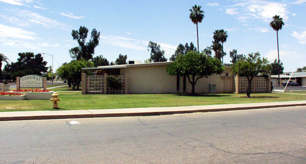 Parkway Apartments in Phoenix, AZ - Foto de edificio