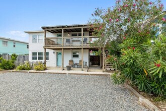 729 N Fletcher Ave, Unit UPPER in Fernandina Beach, FL - Building Photo - Building Photo