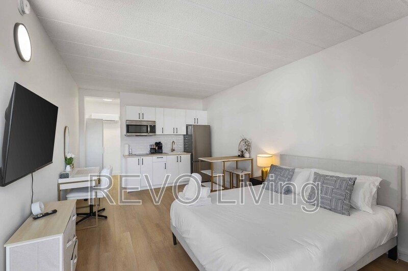 7701 Lundy's Ln in Niagara Falls, ON - Building Photo