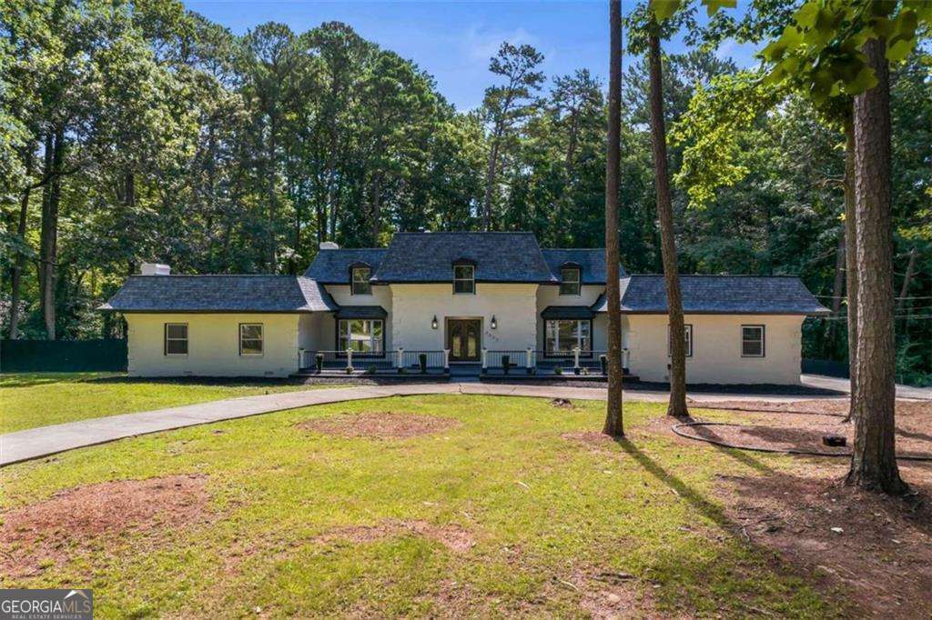 2023 Stoneleigh Dr in Stone Mountain, GA - Building Photo