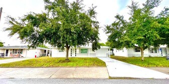 4640 Taray Ln in Holiday, FL - Building Photo