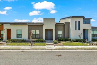 1441 Ozark Ave in McAllen, TX - Building Photo - Building Photo