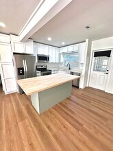 1050 Nokomis St in Clearwater, FL - Building Photo - Building Photo