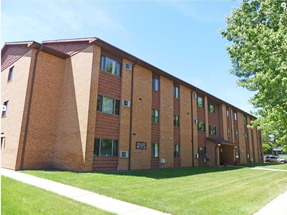 Miller Plaza Apartments in Miller, SD - Foto de edificio