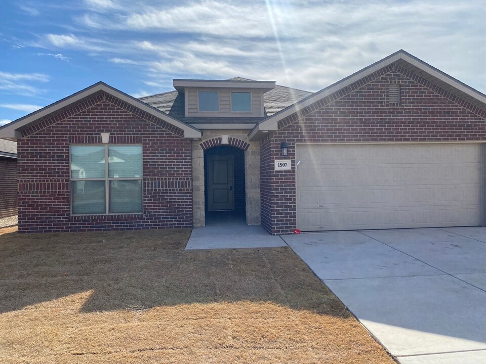 1907 136th St in Lubbock, TX - Building Photo