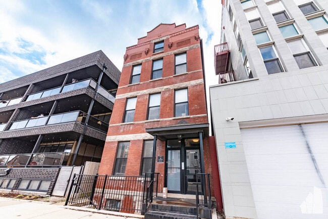2354 N Elston Ct, Unit 1R