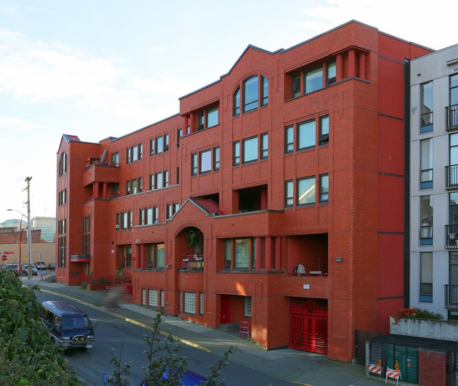 Swift House Apartments