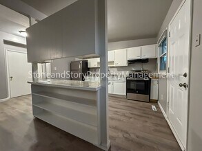 2913 SW Twilight Dr in Topeka, KS - Foto de edificio - Building Photo