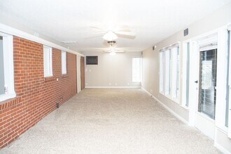 1911 S Saratoga Ave in Springfield, MO - Building Photo - Building Photo