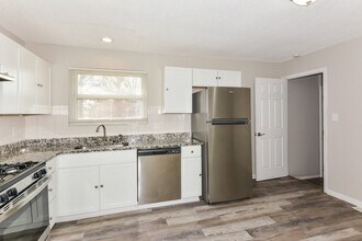 1760 Flordawn Dr in Florissant, MO - Building Photo - Building Photo