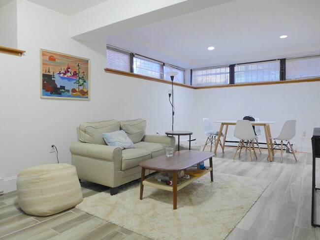 8 Coventry St, Unit 1