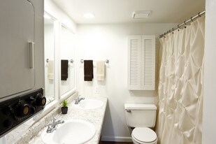 Canterbury Green in Fort Wayne, IN - Building Photo