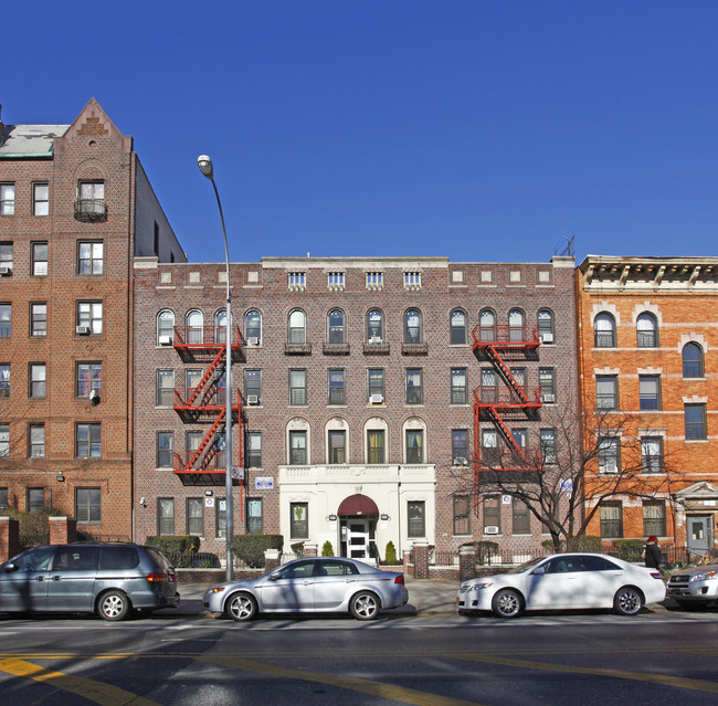 233-239 Linden Blvd in Brooklyn, NY - Building Photo - Building Photo