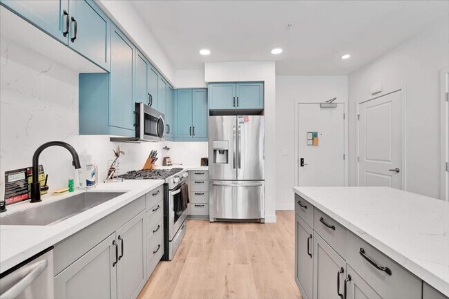 635 Robinson Ave in San Diego, CA - Building Photo - Building Photo